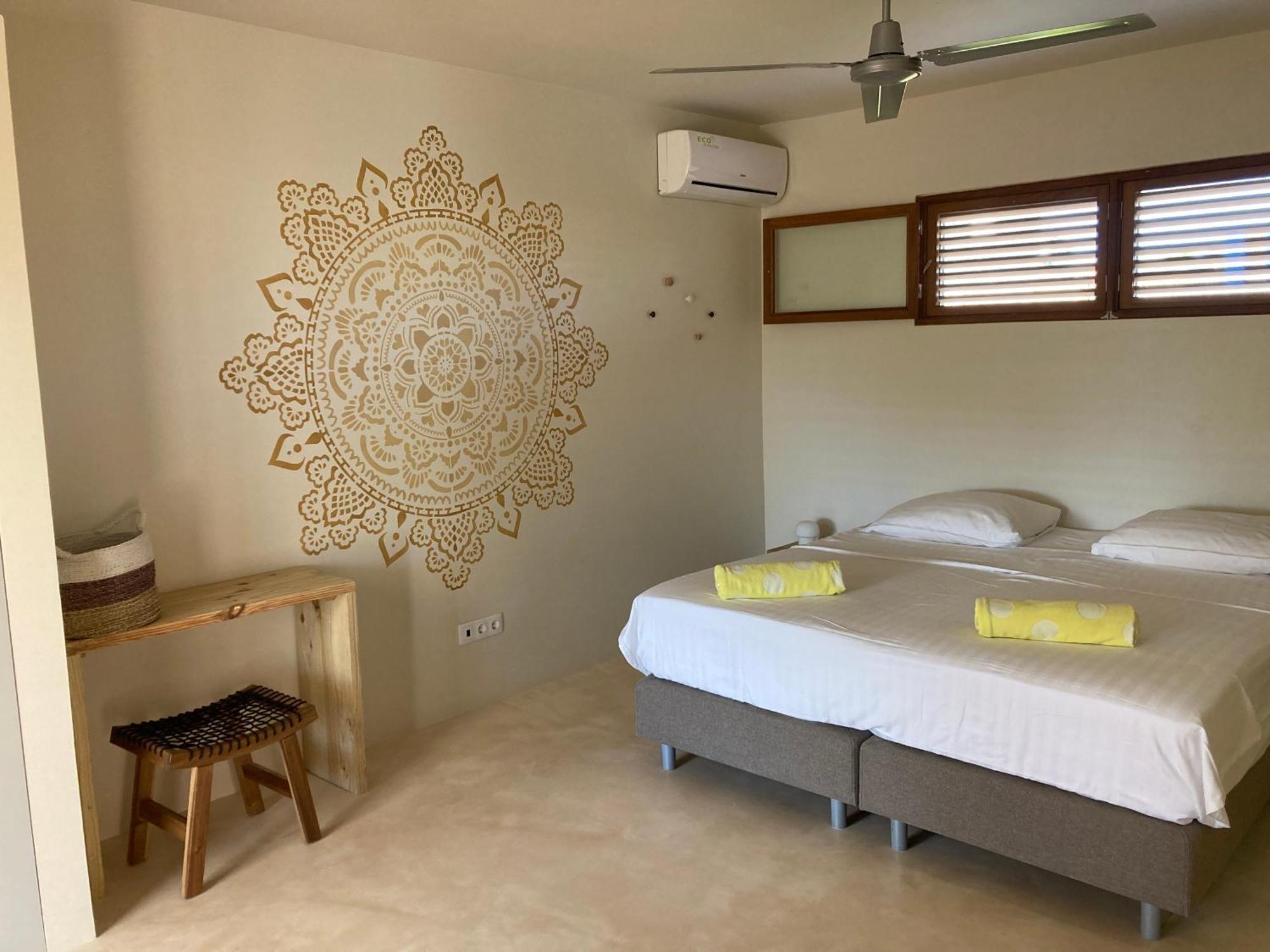 Isla Penthouse & Garden Apartments Bonaire Playa Eksteriør billede